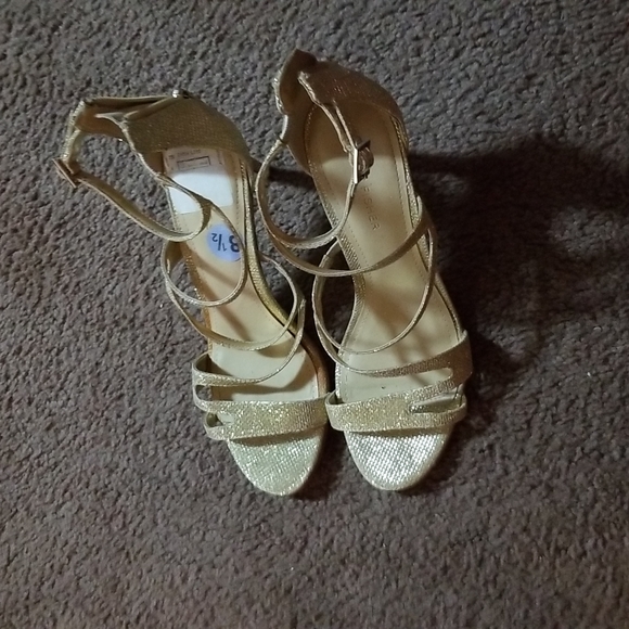 Marc Fisher Gold Sparkling heels - Picture 2 of 8